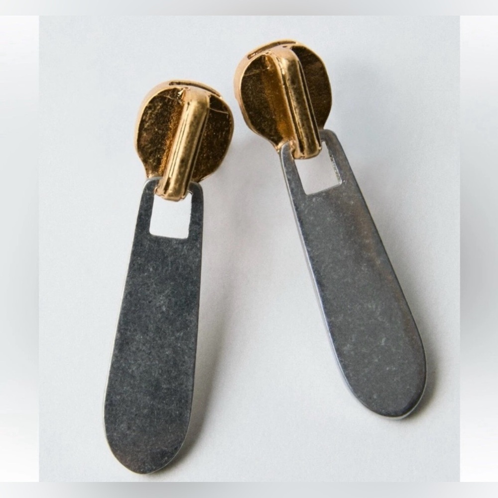 ZARA NEW WOMAN SS24 GOLD / SILVER
EARRINGS WITH ZIP PULL TAB REF:1856/048 - Picture 9 of 12